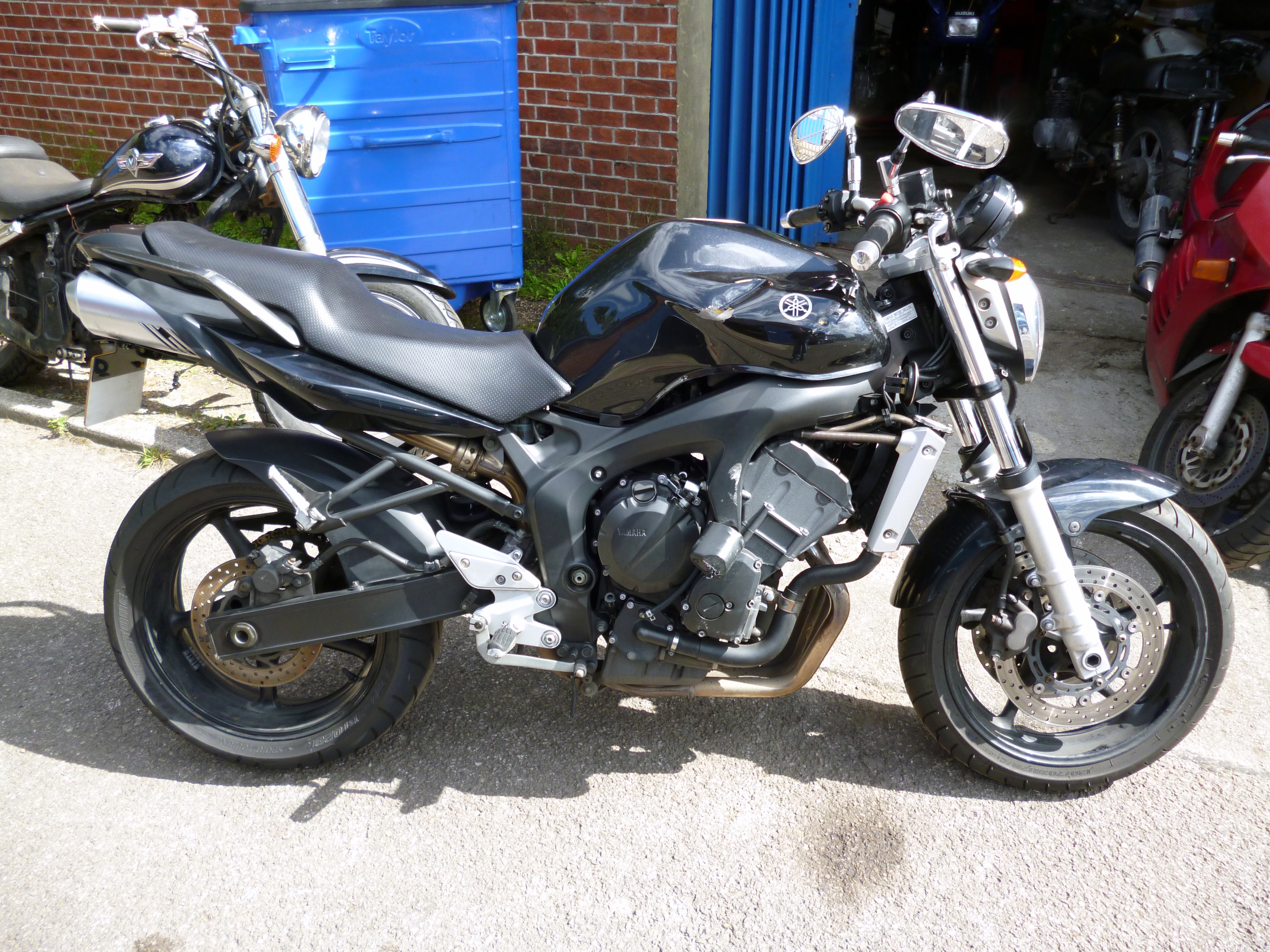 FZ6-N 2005 breaking